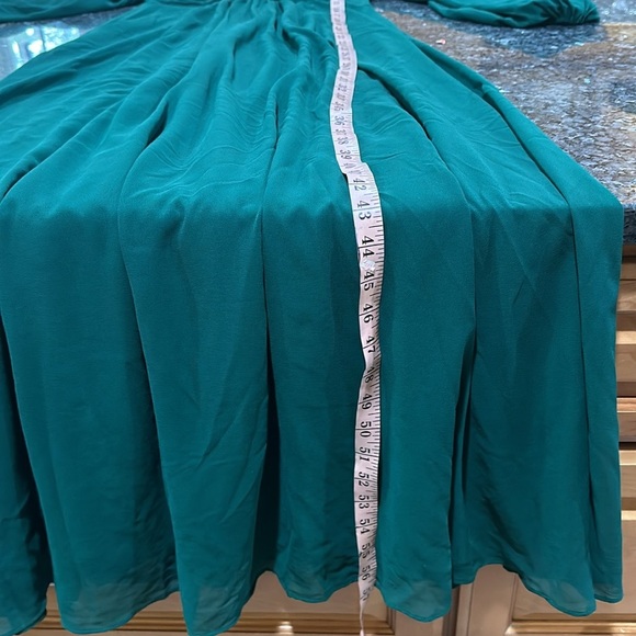 Elegant Green Long Sleeve Dress - Picture 10 of 13